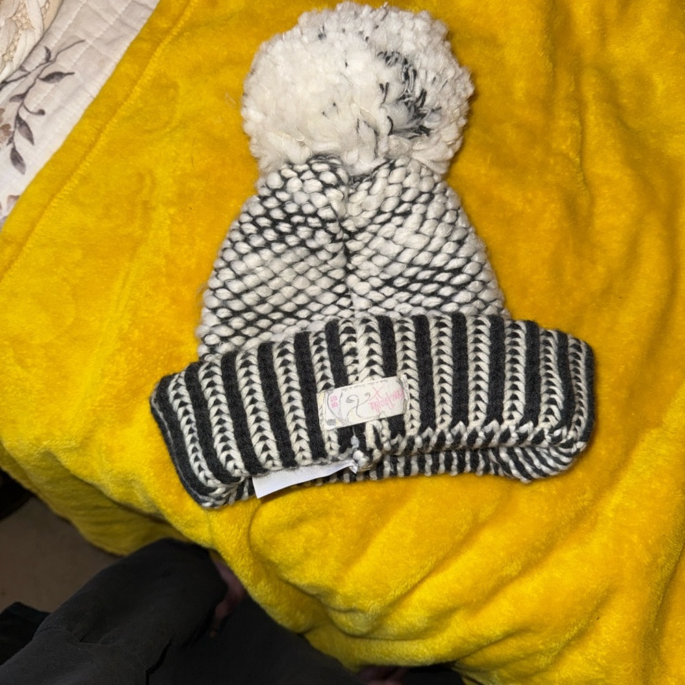 Free People Black and White Knit Pom-Pom Hat - Picture 4 of 8